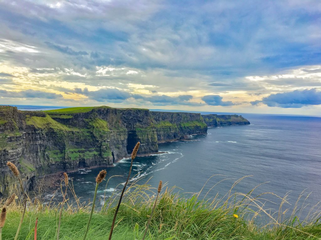 The-Cliffs-of-Moher-Clare--Munster